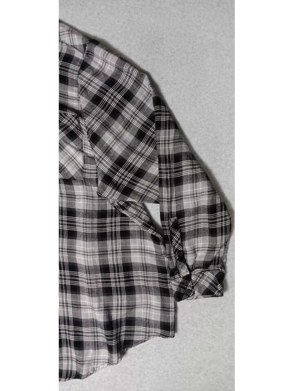 Torrid Long Sleeve Button Up Flannel Shirt Womens Size 5XL Gray Plaid Super Soft - Picture 11 of 12